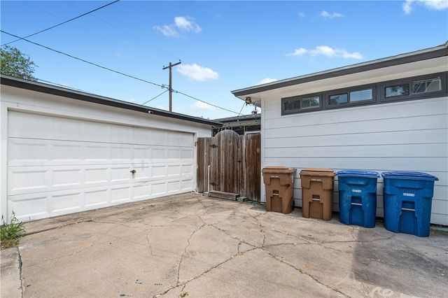 306 Naples St, Corpus Christi, TX 78404