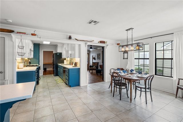 306 Naples St, Corpus Christi, TX 78404