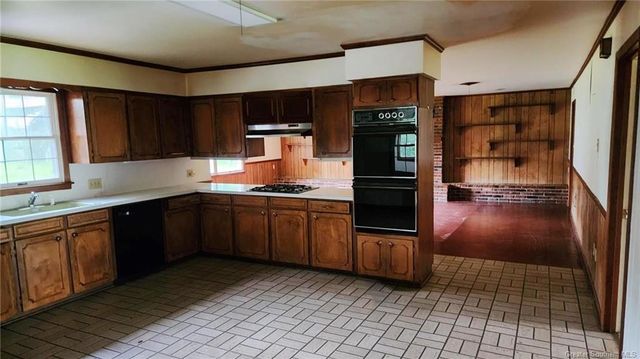 811 3rd Street, Jennings, LA 70546