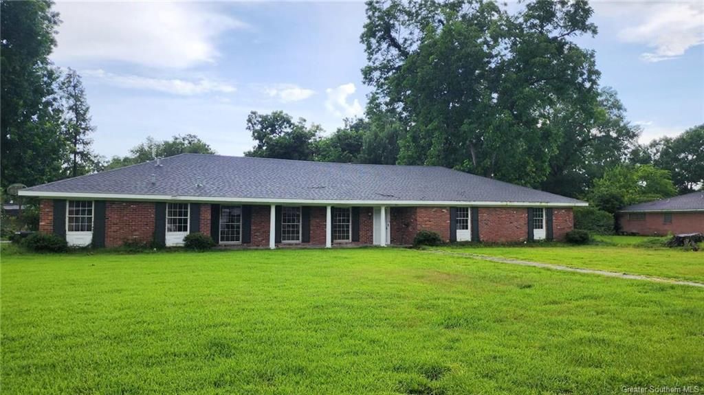 811 3rd Street, Jennings, LA 70546