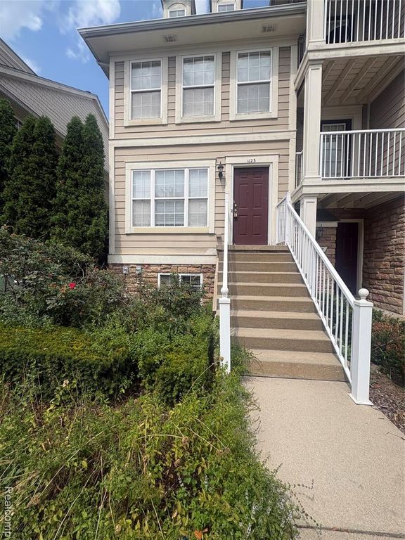 1123 Beaver Run, Troy, MI 48083