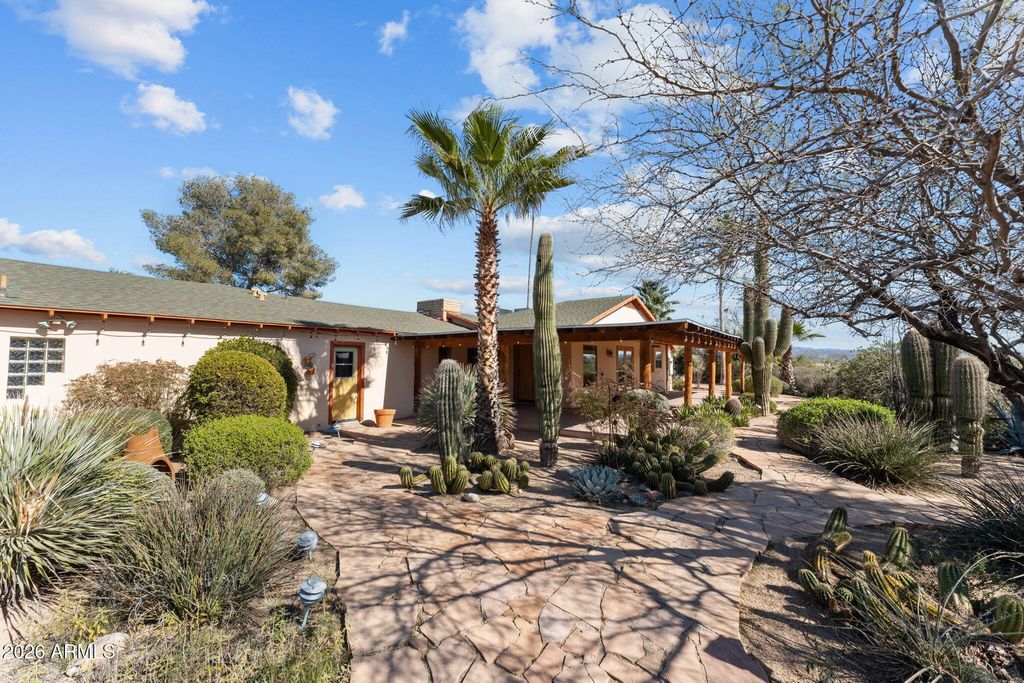 680 W BUCKINGHORSE Trail, Wickenburg, AZ 85390