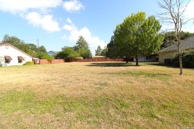 644 Horseshoe Falls Dr, Canyon Lake, TX 78133