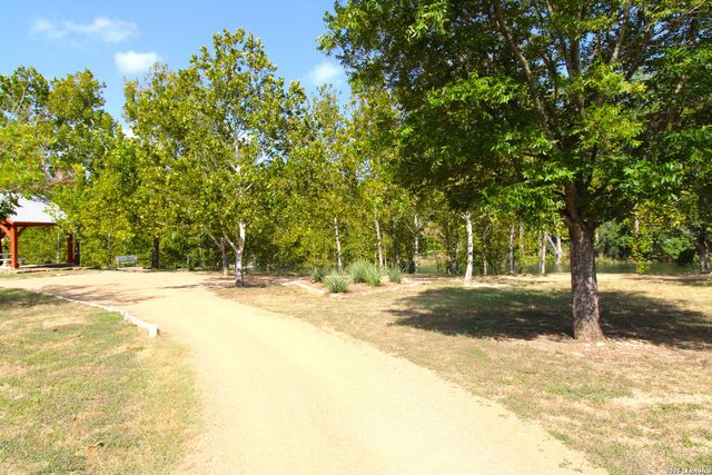644 Horseshoe Falls Dr, Canyon Lake, TX 78133