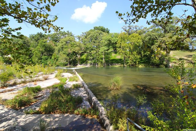 644 Horseshoe Falls Dr, Canyon Lake, TX 78133