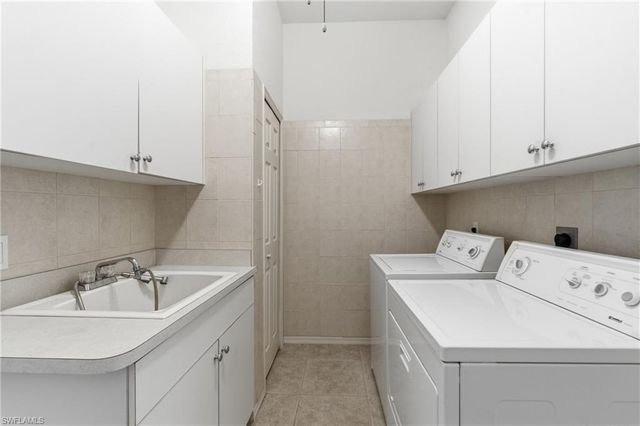 3406 SW 7th LN, Cape Coral, FL 33991