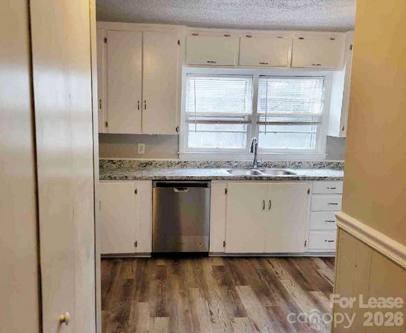 5405 Hilltop Circle, Charlotte, NC 28269