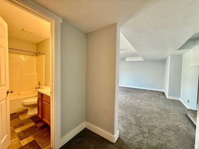 6724 W HUNTER WOOD CIR, West Valley City, UT 84128