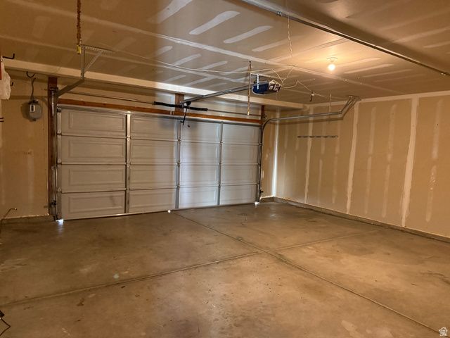 6724 W HUNTER WOOD CIR, West Valley City, UT 84128