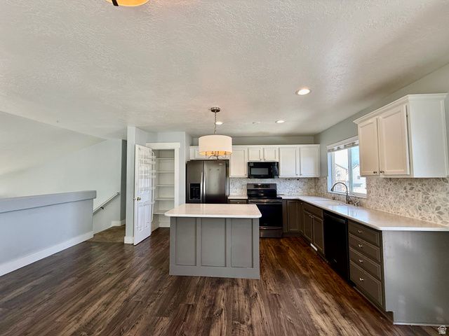 6724 W HUNTER WOOD CIR, West Valley City, UT 84128