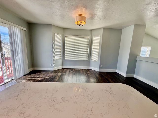 6724 W HUNTER WOOD CIR, West Valley City, UT 84128