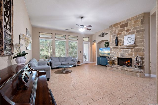5608 COPPER CRK, New Braunfels, TX 78132