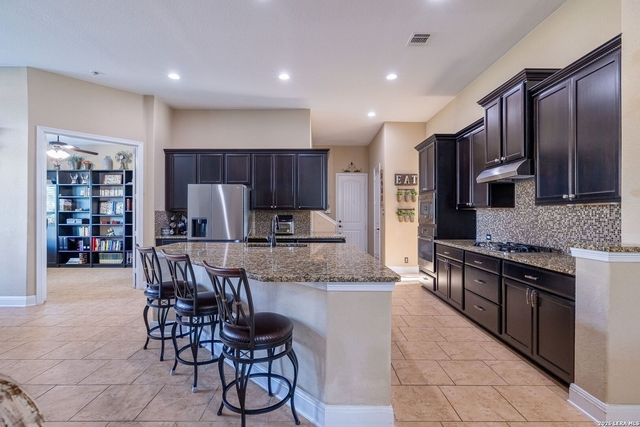 5608 COPPER CRK, New Braunfels, TX 78132