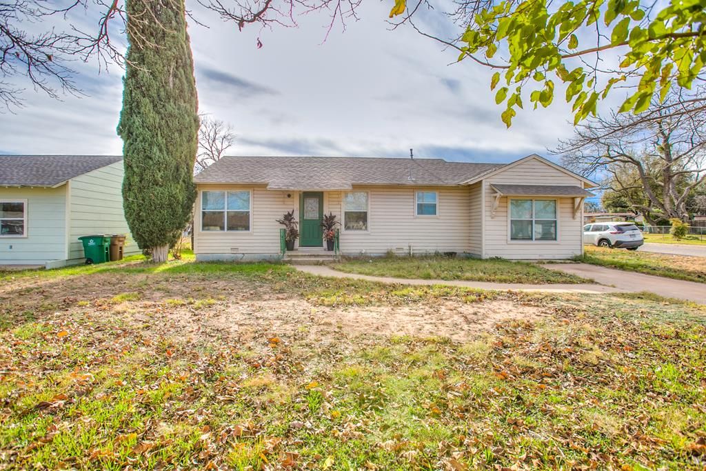 Image 1 of property listing at 2319 Colorado St, San Angelo, TX 76901