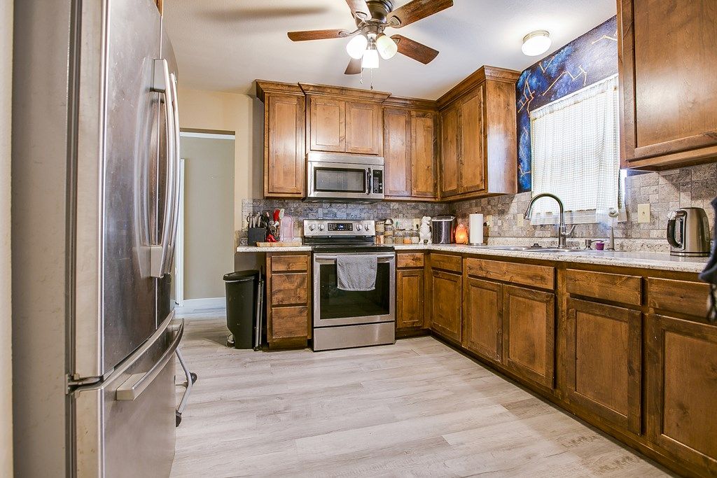 Image 10 of property listing at 2319 Colorado St, San Angelo, TX 76901