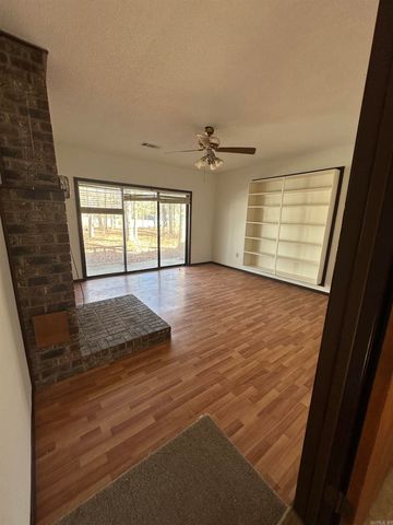 8505 Dogwood Trail, Mabelvale, AR 72103