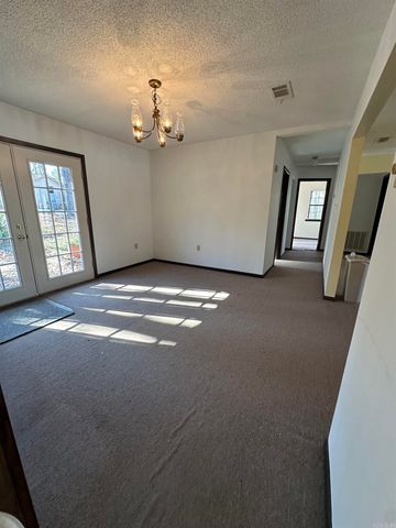 8505 Dogwood Trail, Mabelvale, AR 72103