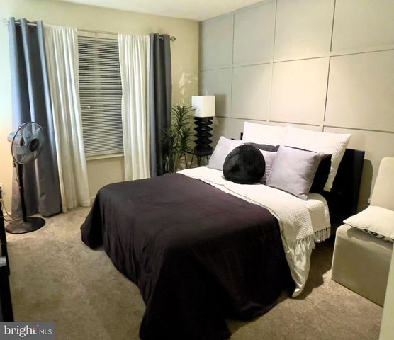 22 BRITT LEA DR, Sicklerville, NJ 08081