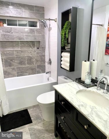 22 BRITT LEA DR, Sicklerville, NJ 08081