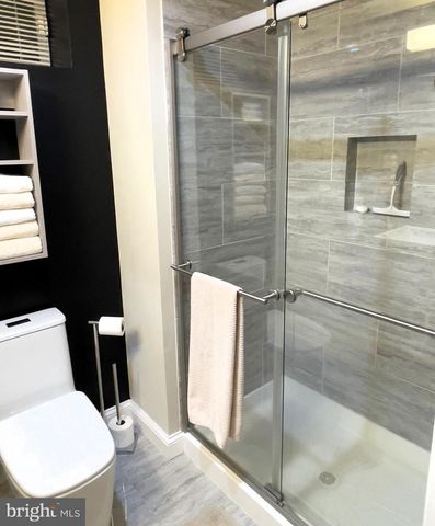 22 BRITT LEA DR, Sicklerville, NJ 08081