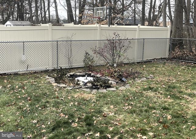 22 BRITT LEA DR, Sicklerville, NJ 08081