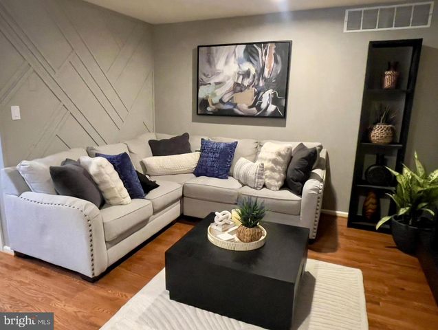 22 BRITT LEA DR, Sicklerville, NJ 08081