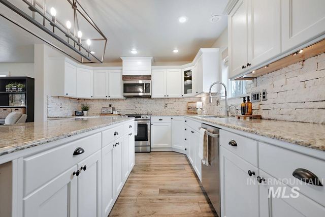 23800 Breyer Rd, Caldwell, ID 83607