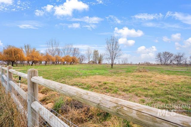 23800 Breyer Rd, Caldwell, ID 83607