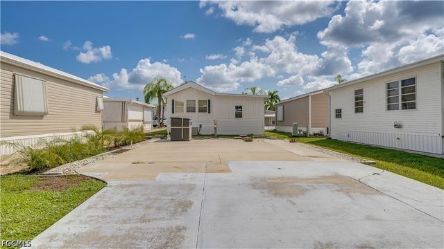 207 Sojourn DR, North Fort Myers, FL 33903