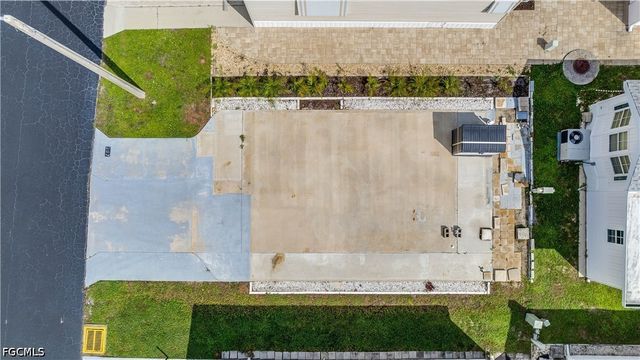 207 Sojourn DR, North Fort Myers, FL 33903