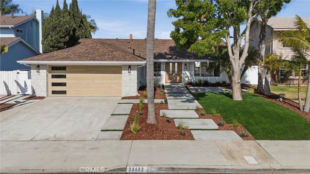 20682 Queens Park Lane, Huntington Beach, CA 92646