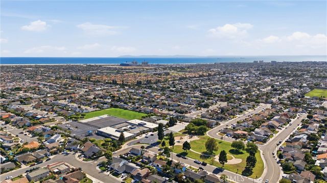 20682 Queens Park Lane, Huntington Beach, CA 92646