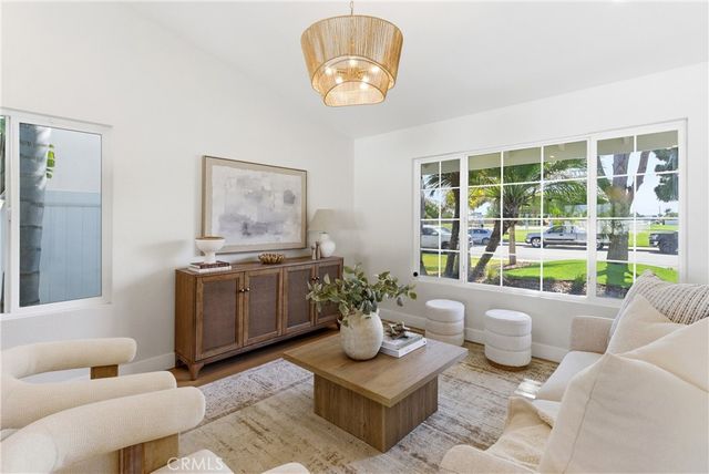 20682 Queens Park Lane, Huntington Beach, CA 92646