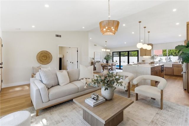20682 Queens Park Lane, Huntington Beach, CA 92646