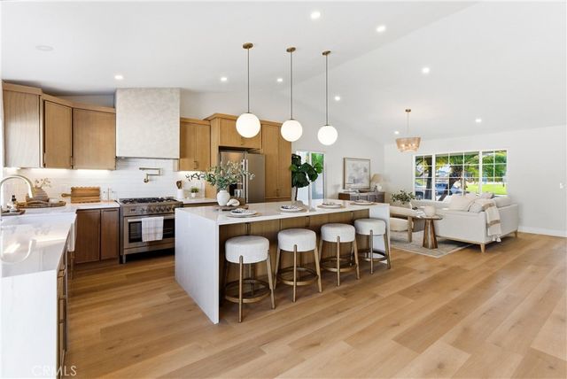 20682 Queens Park Lane, Huntington Beach, CA 92646