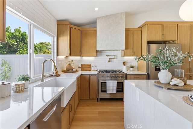 20682 Queens Park Lane, Huntington Beach, CA 92646