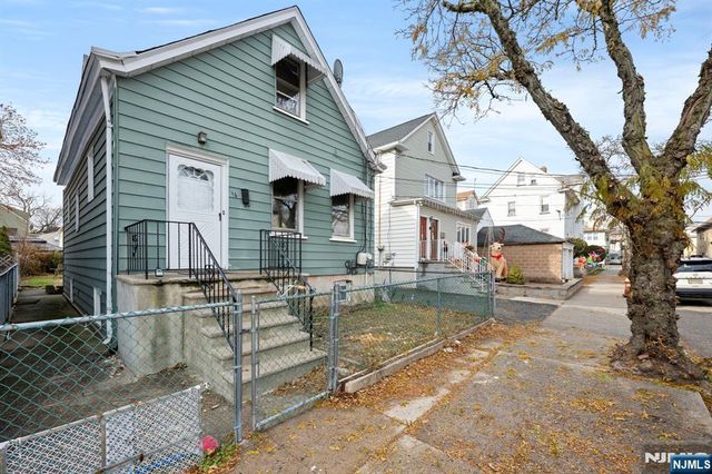 16 Loretta Street, Clifton, NJ 07011