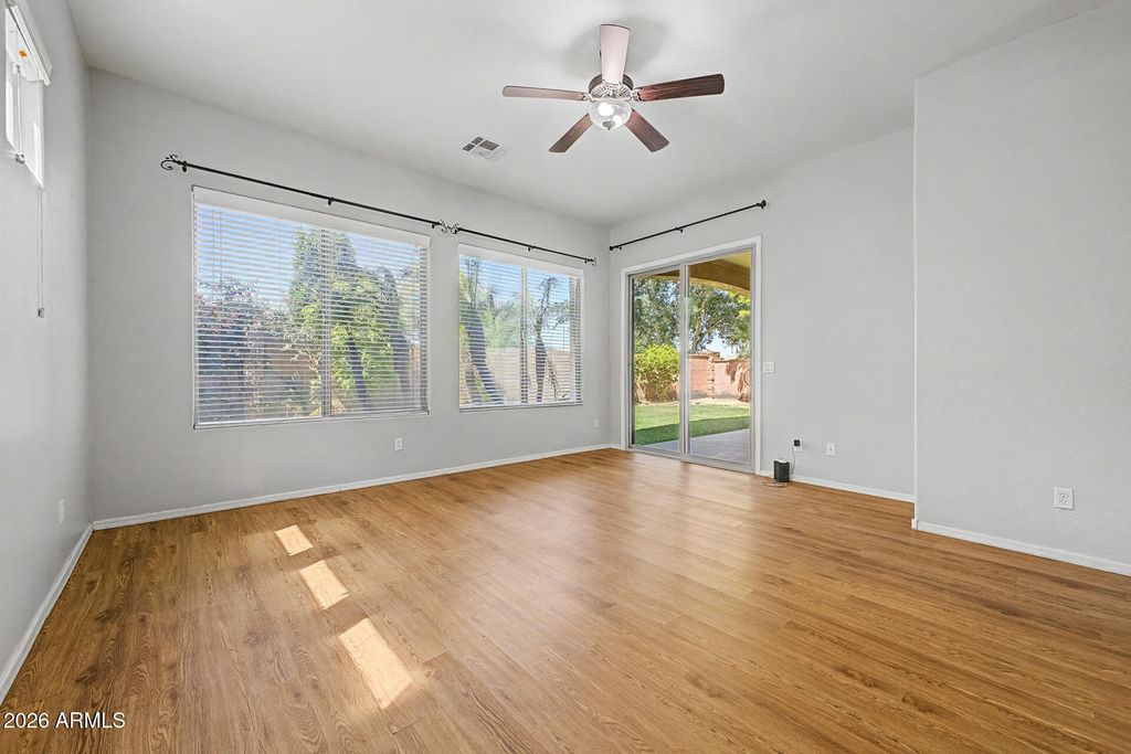Image 15 of property listing at 3350 S ROGER Court, Chandler, AZ 85286
