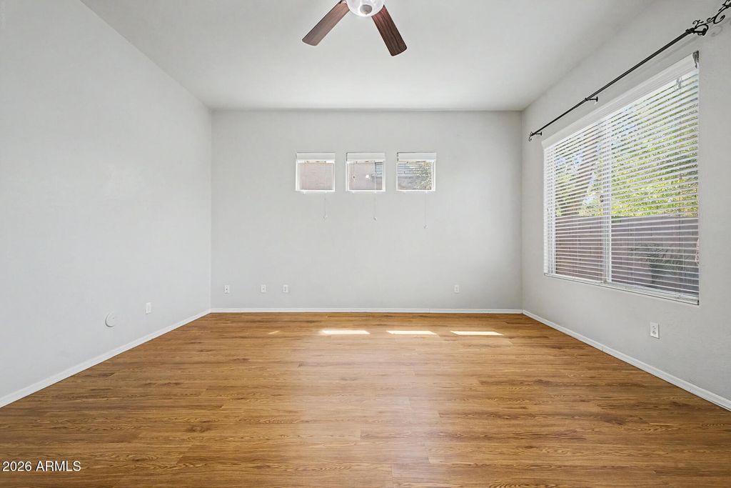 Image 17 of property listing at 3350 S ROGER Court, Chandler, AZ 85286