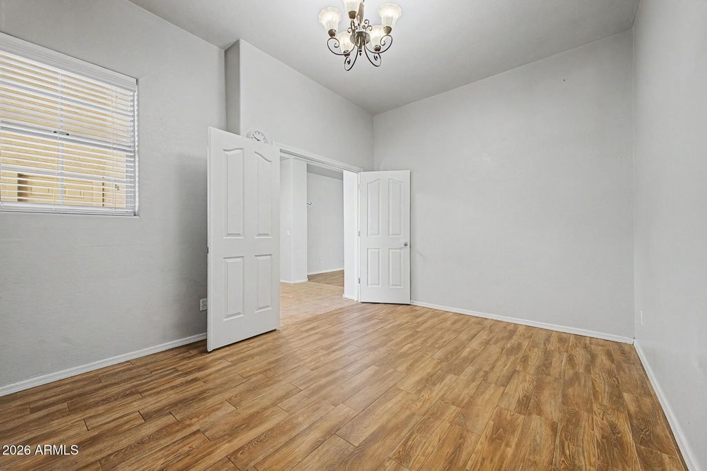 Image 27 of property listing at 3350 S ROGER Court, Chandler, AZ 85286