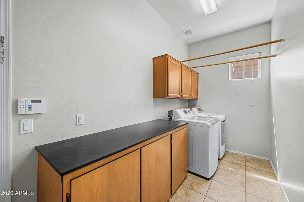 Image 28 of property listing at 3350 S ROGER Court, Chandler, AZ 85286