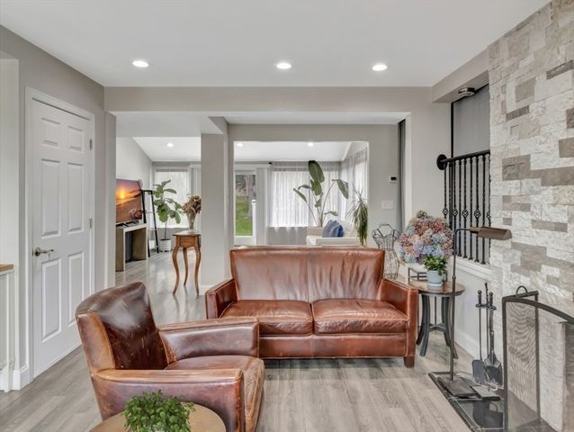 216 Lynn Fells Pkwy, Saugus, MA 01906