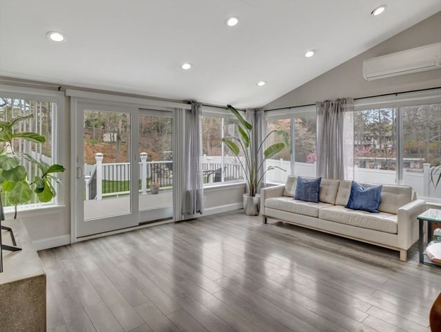 216 Lynn Fells Pkwy, Saugus, MA 01906