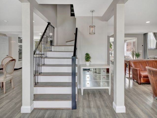 216 Lynn Fells Pkwy, Saugus, MA 01906
