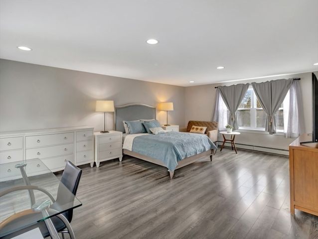216 Lynn Fells Pkwy, Saugus, MA 01906