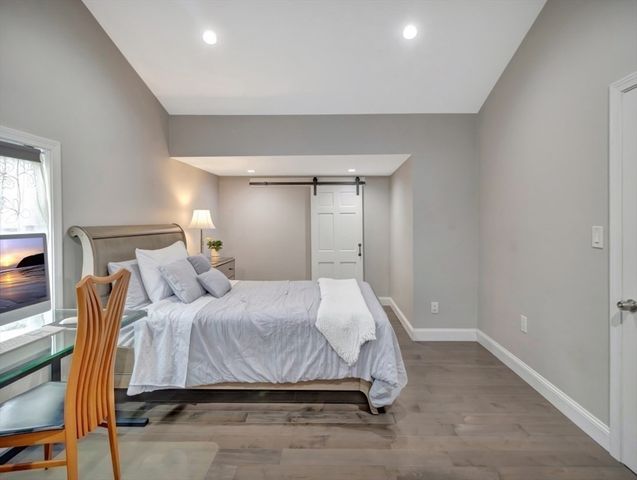 216 Lynn Fells Pkwy, Saugus, MA 01906