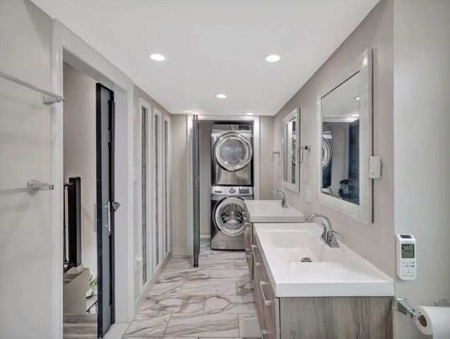 216 Lynn Fells Pkwy, Saugus, MA 01906
