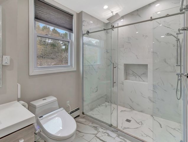 216 Lynn Fells Pkwy, Saugus, MA 01906