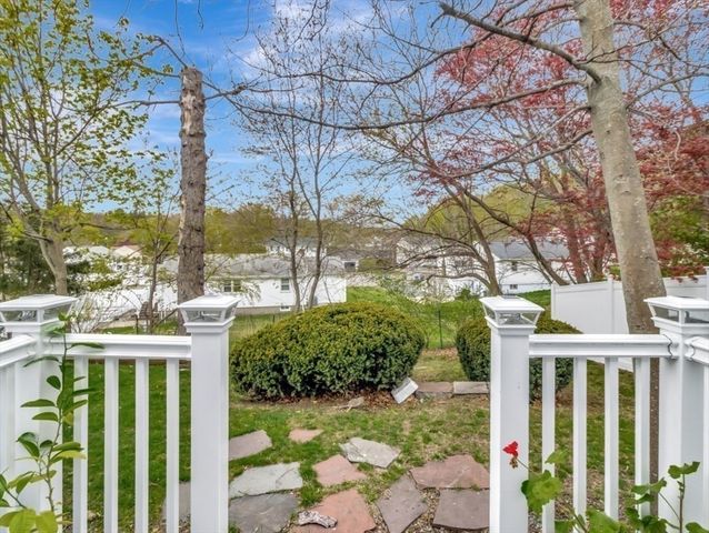 216 Lynn Fells Pkwy, Saugus, MA 01906