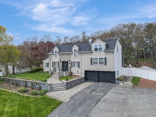 216 Lynn Fells Pkwy, Saugus, MA 01906